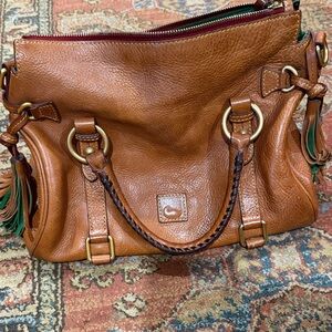 Stylish Tan Leather Shoulder Bag